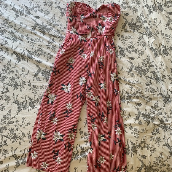 Strapless, red and white striped jumpsuit - Picture 4 of 7